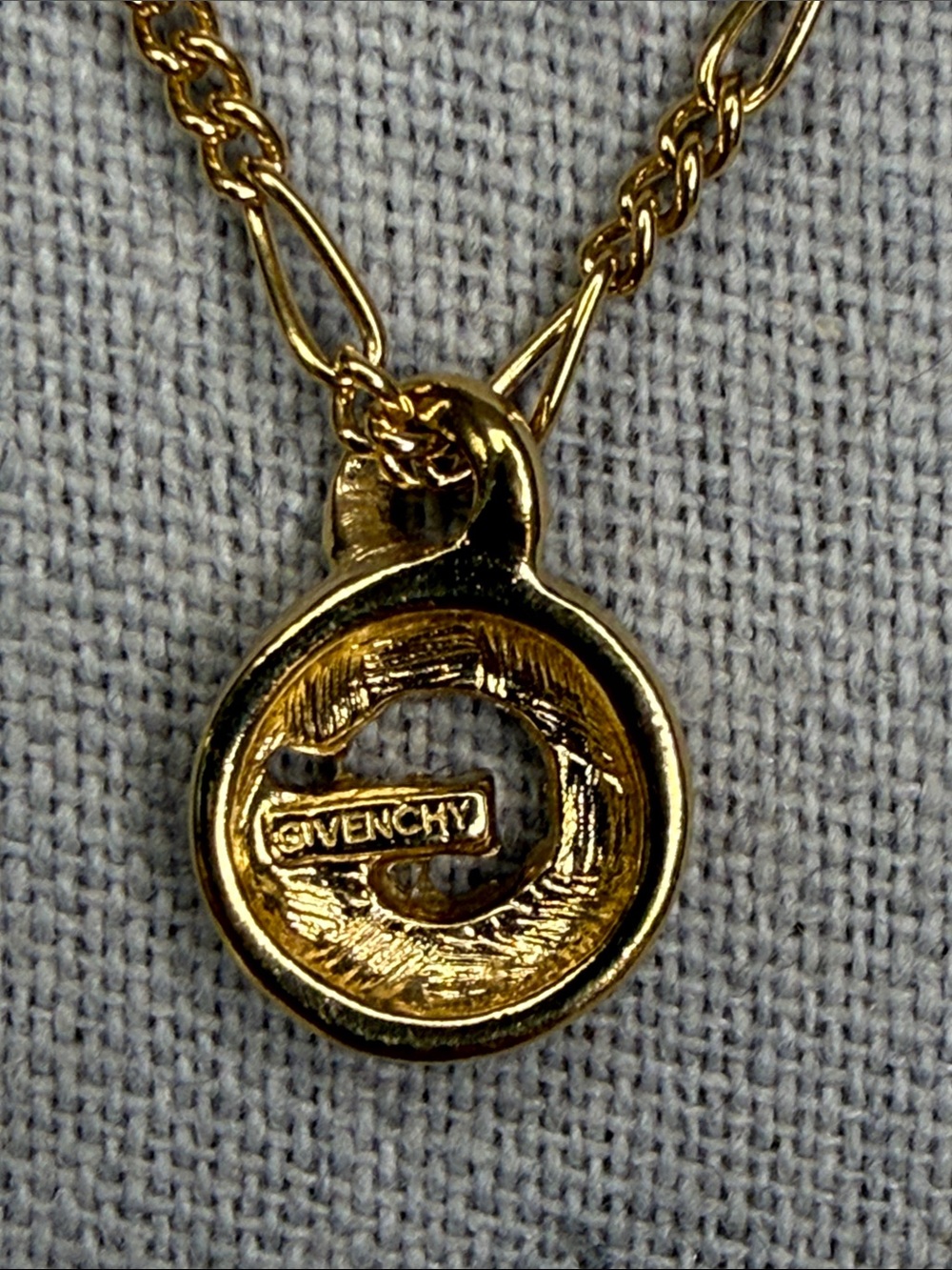 Givenchy G Logo Rhinestone Gold Tone Pendant Necklace Vintage 16" - Picture 5 of 6